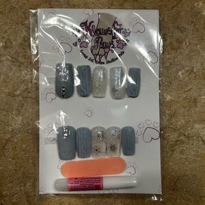 Winter Blue & Glitter Press-On Nail Set